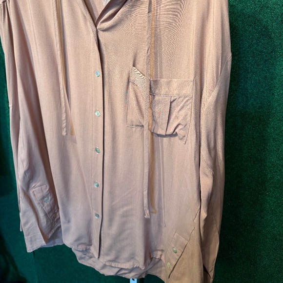 153 NWT Easel Roll-up Sleeves Button Down Silky Shirt - Picture 9 of 9